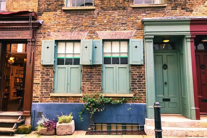 Brick Lane: A Self-Guided Tour of East London's Vibrant Jewel