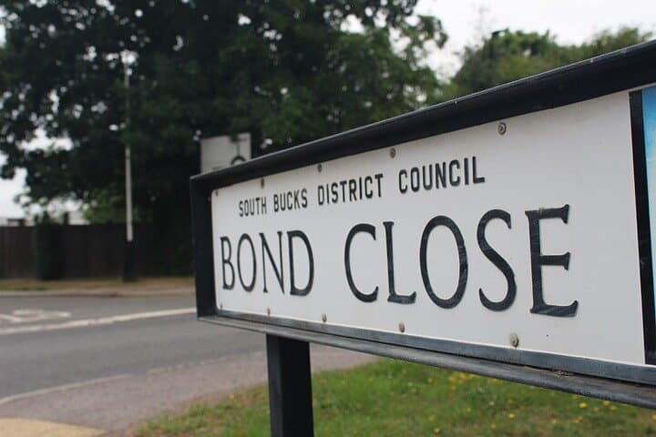 James Bond Film Locations Day Tour by Private Taxi From London