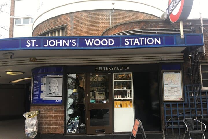 St. John's Wood Station, Helterskelter Coffee Shop