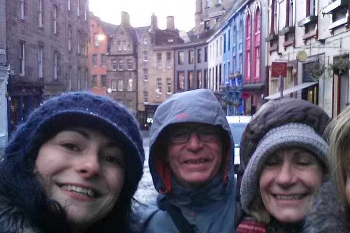 Edinburgh Walking Tour: Private & Custom with a Local (2-4hrs)