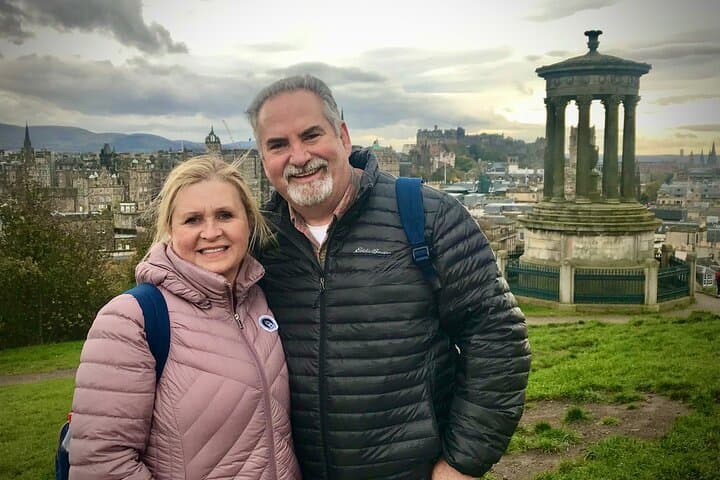 Edinburgh Walking Tour: Private & Custom with a Local (2-4hrs)