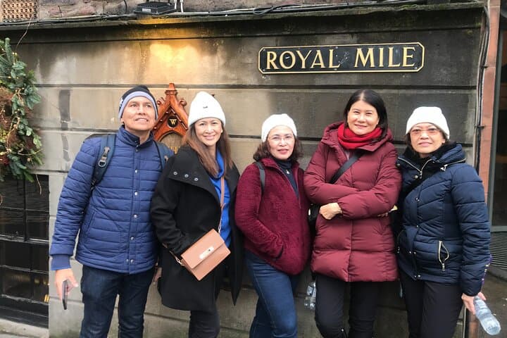 Scotch Tour Edinburgh with a Local Expert: Private & 100% Personalized