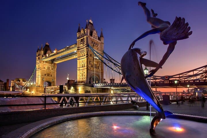 Layover Tour of London from LHR Executive Luxurious Vehicle Private Tour