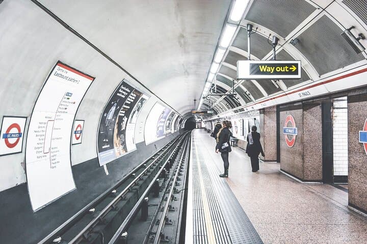Layover Tour of London from LHR Executive Luxurious Vehicle Private Tour