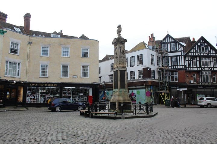 Private Round Trip Transfer from London to Canterbury Cathedral and Leeds Castle