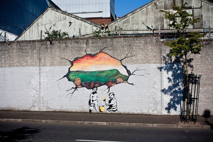 Belfast Private Walking Tour with a Local