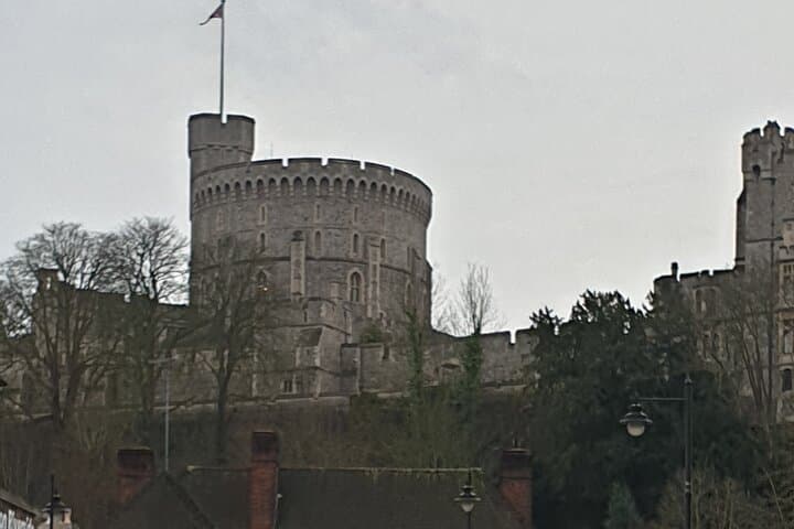 Private driver tour Windsor, Eton & Hampton Court