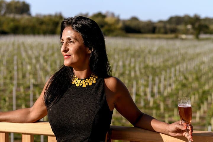 Owners vineyard tour and tasting at Oastbrook