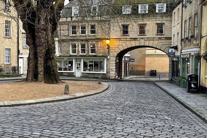 BATH: 2-Hour Bath Walking Tour of Bridgerton Filming Locations