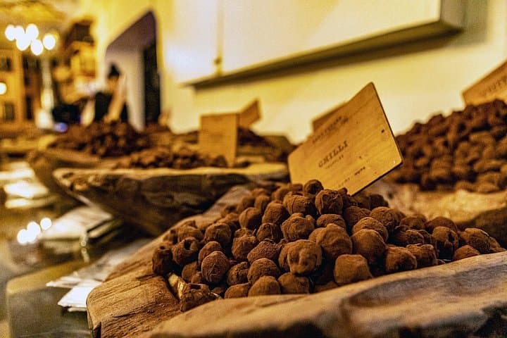PRIVATE London Food Tours - Borough Market, Soho, East End