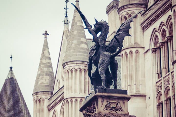 Temple Bar monument at the City boundary .