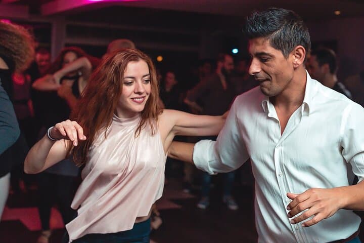 London Salsa Lovers Dance Experience
