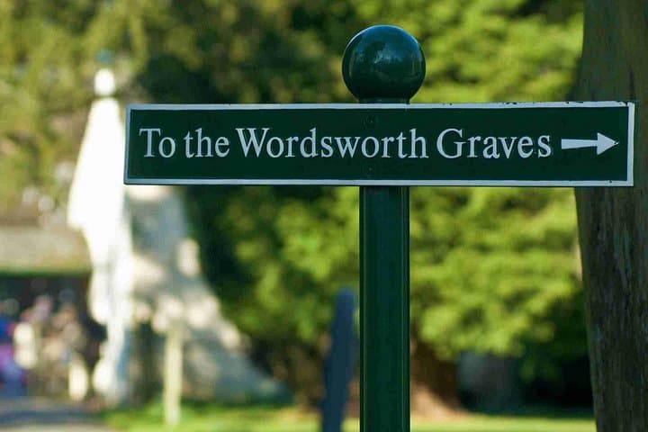 To the Wordsworth Graves