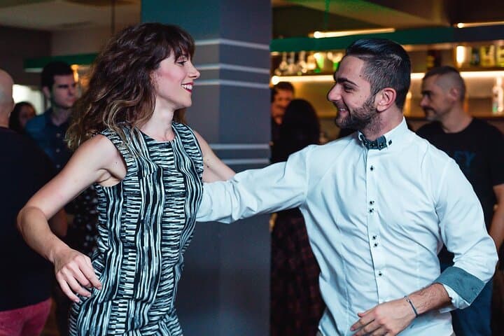 London Salsa Lovers Dance Experience