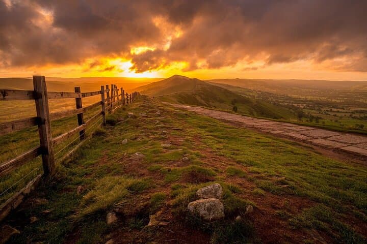 Peak District Tour App, Hidden Gems Game and Big Britain Quiz (7 Day Pass) UK