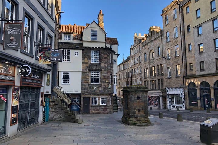 John Knox House, the tour meeting point.
