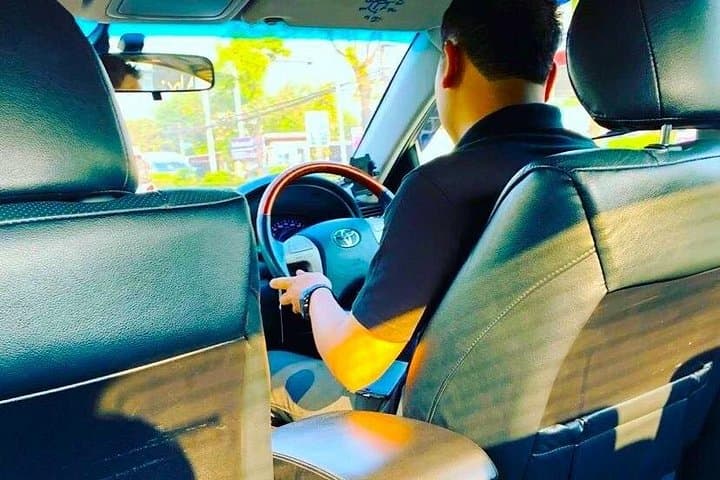Try find your better than us ! Airport transfer in London HTL - APT (LGW,STN)