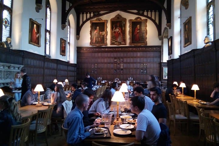 Prospective Oxford University Student tours with alumni