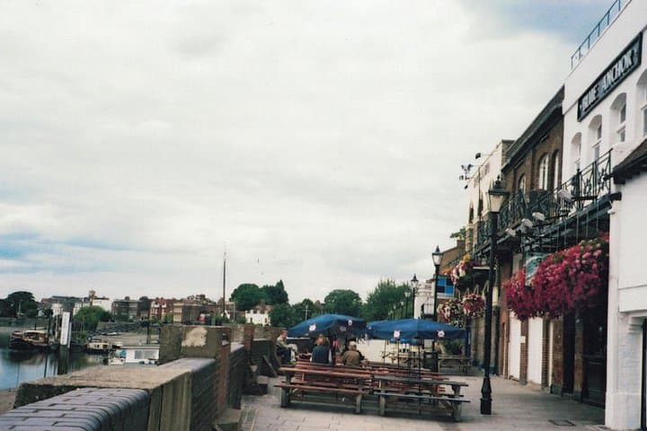 Hammersmith to Chiswick: A Self-Guided Audio Tour along the Riverside