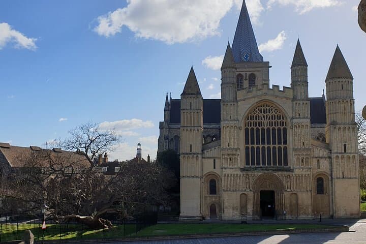 Private driver tours to Leeds Castle, Canterbury, White Cliffs