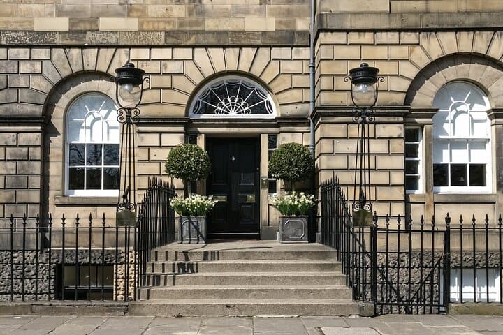 The Architecture of Money: A Self-Guided Audio Tour of Edinburgh’s New Town