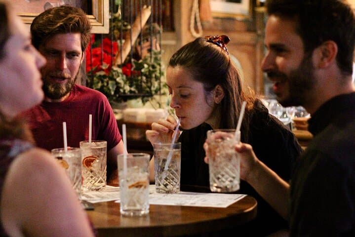London: History of Gin Guided Tour with Tasting in a Small Group