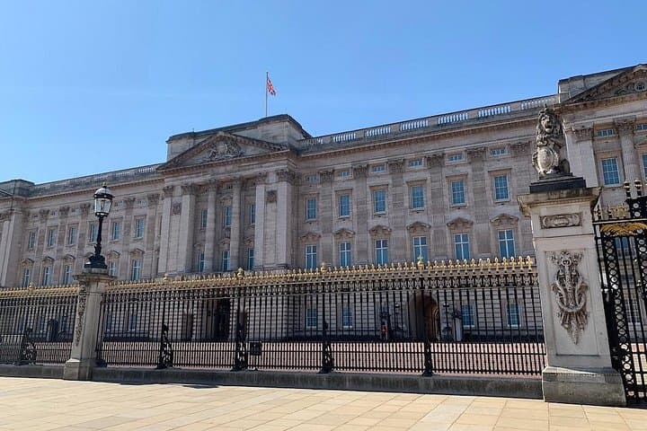 Private Chauffeured Vehicle In London