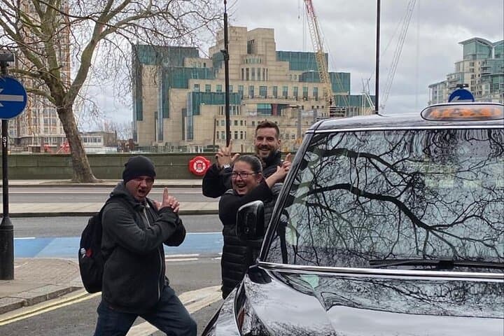 James Bond ,The Kingsman, plus Spies and Villains Black Taxi Tour