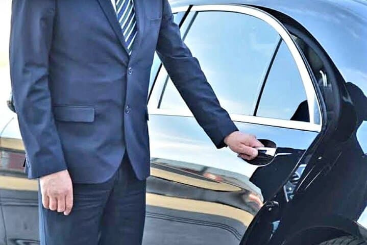 Executive Class Vehicles With Professional Licensed Drivers