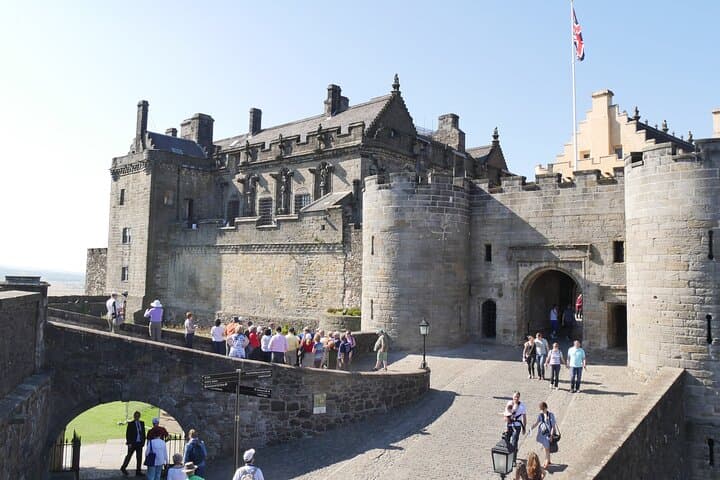 Stirling Castle , Braveheart tour , one to four passengers private tours