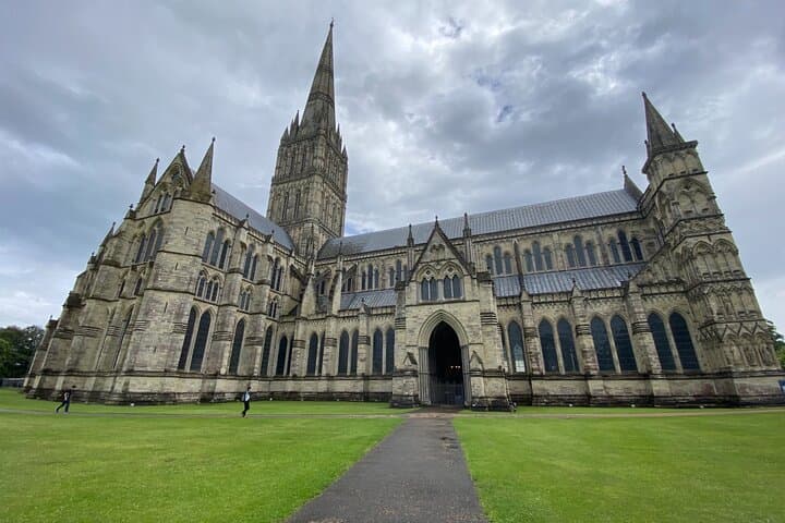 Salisbury Cathedral side view