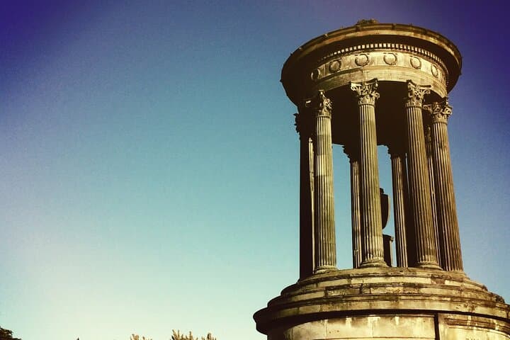 Enchanting Edinburgh: Half-Day Walking Tour with Local City Guide