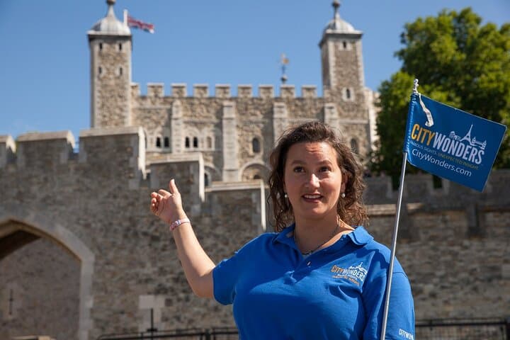 Tower of London & Crown Jewels Tour with Beefeater Meet & Greet