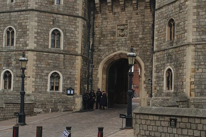 Private driver tour Windsor, Eton & Hampton Court