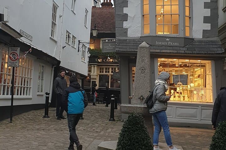 Private driver tour Windsor, Eton & Hampton Court