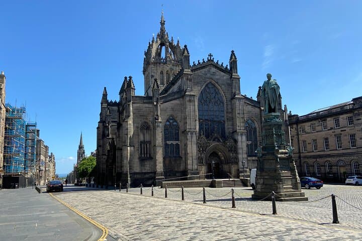 St Giles Cathedral - one of the oldest standing buildings in Edinburgh built in the 1100s.