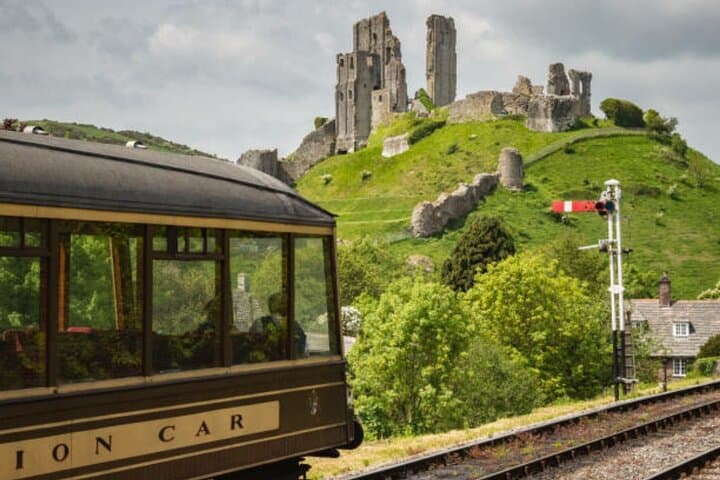 Private tour to Durdle Door, Corfe Castle, New Forest