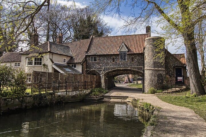 Norwich Tour App, Hidden Gems Game and Big Britain Quiz (1 Day Pass) UK