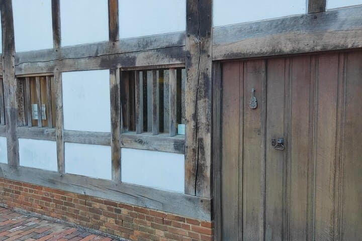 Eccentric Lewes: A Self-Guided Walking Tour
