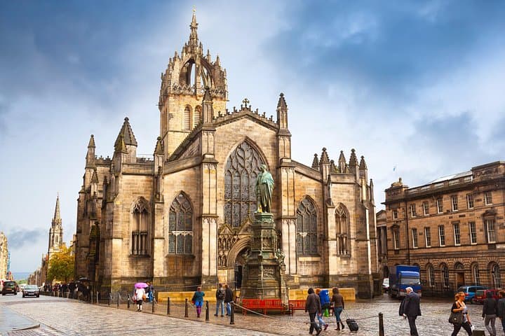 Ghosts of Edinburgh: Bloody Past Exploration Game and Tour