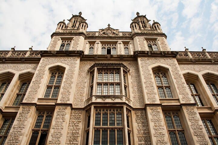 London Quest: Chasing Dickens Through Victorian London