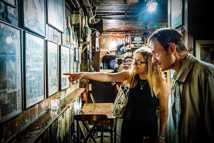 London Historic Pub Tour with a Local Tailored to Your Interests & Tastes