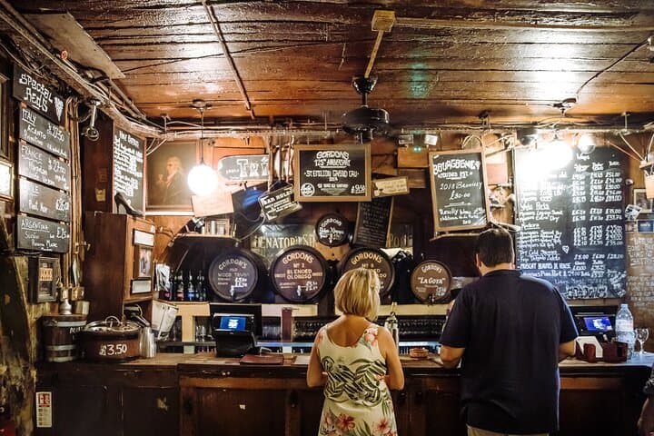 London Historic Pub Tour with a Local Tailored to Your Interests & Tastes