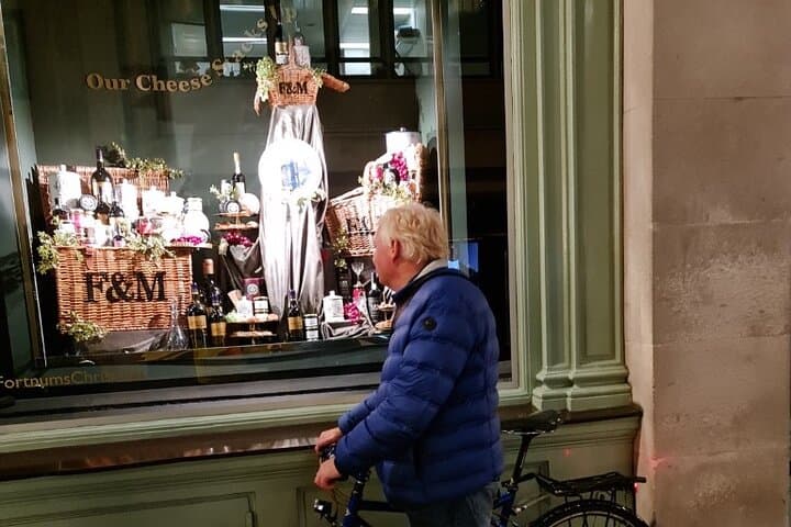 London Christmas Lights Bike Tour with Local Guide