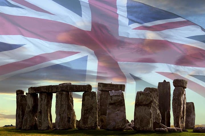 Stonehenge and Bath Day Guided Tour from London
