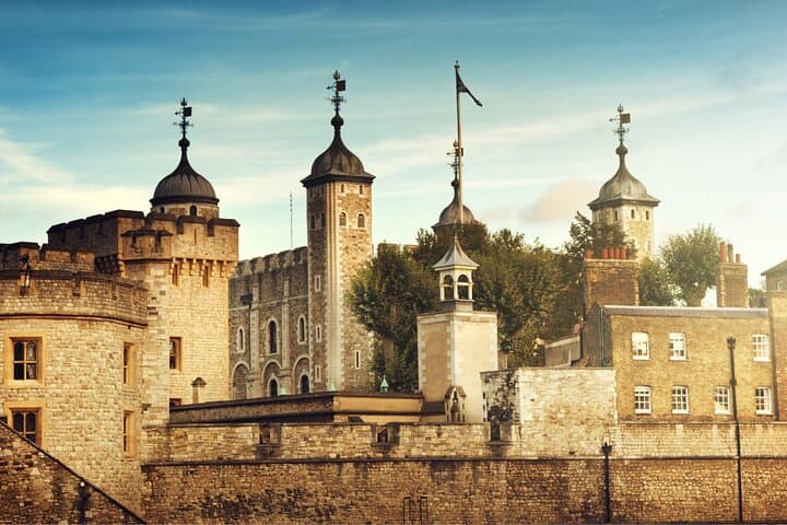 Self-Guided Audio Tour Medieval London: Legends, ghosts and fire