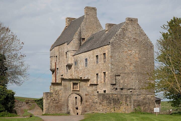 Lallybroch Outlander tours Scotland