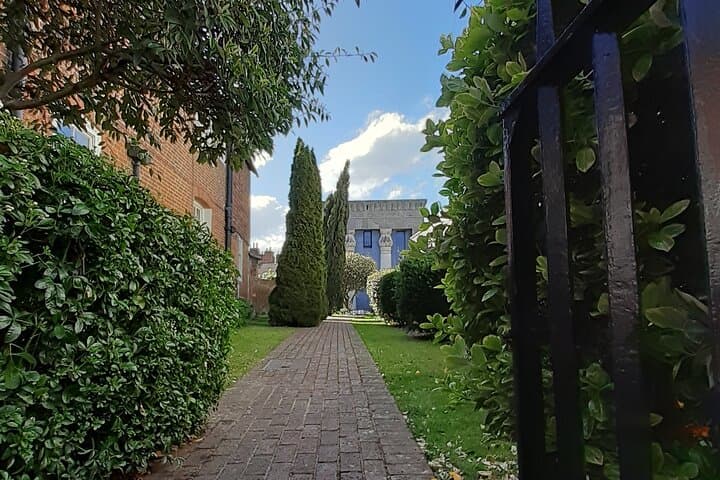 The Condensed Canterbury Tour