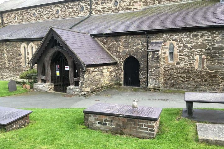 Discovering the Medieval Walled Town of Conwy: A Self-Guided Audio Tour