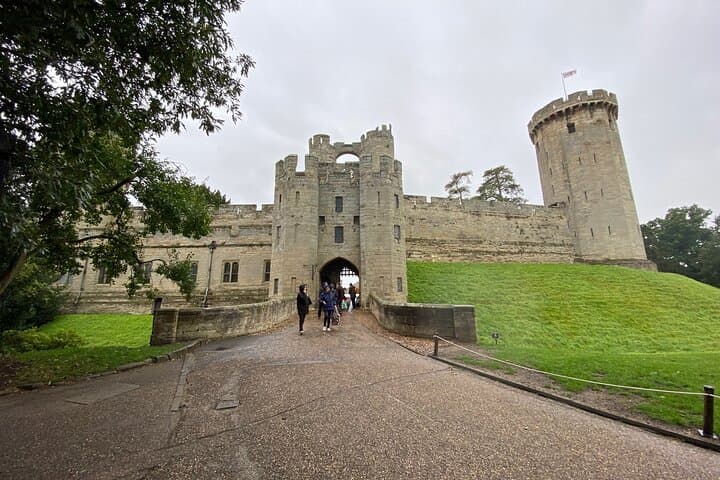 Warwick Castle Gate House